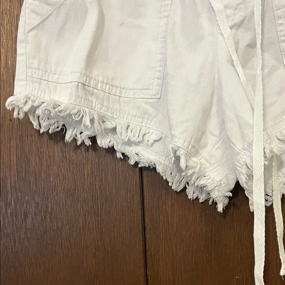 High Waist White Frayed Hem Women's Shorts Medium - Picture 2 of 13